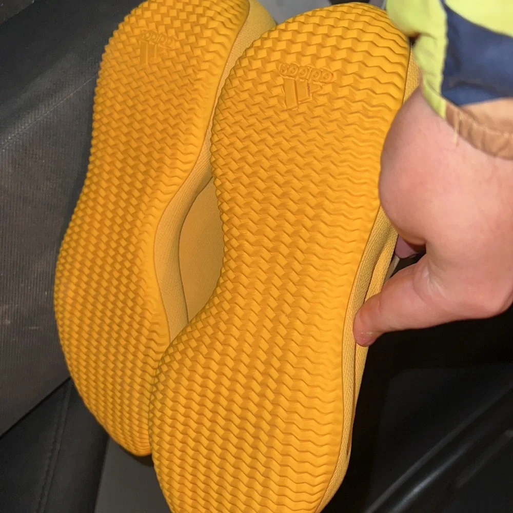 Yeezy Knit RNRS 9US SULFUR - Picture 6 of 8